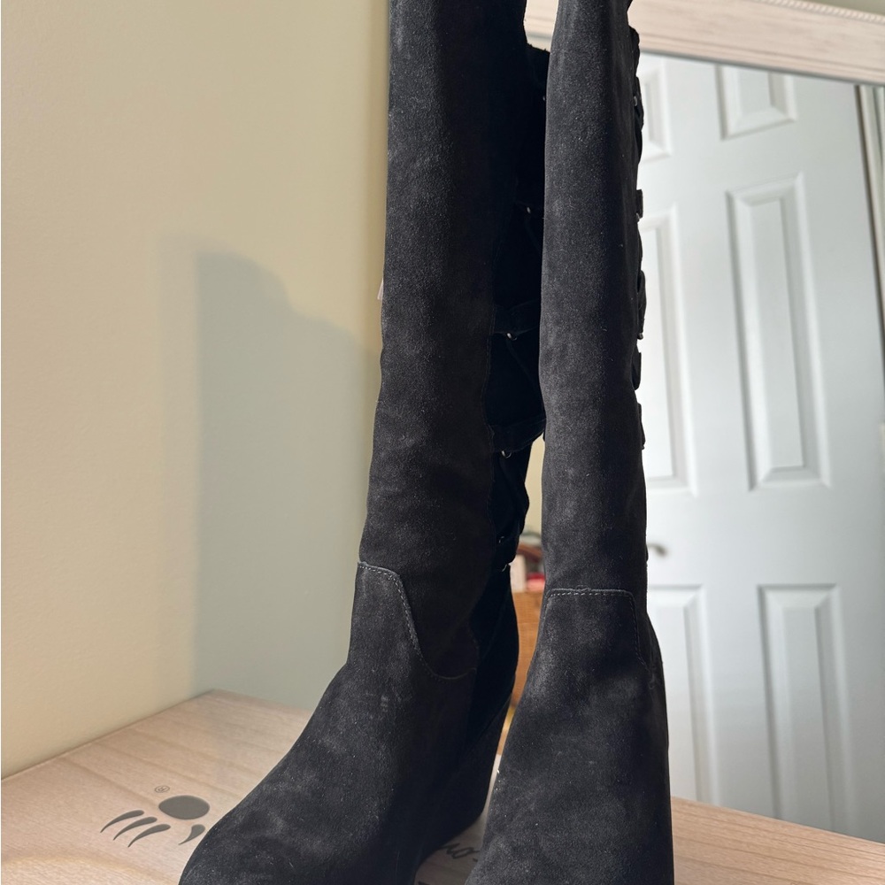 BearPaw Women's Elegant Black Suede Lace-Up Boots - Picture 6 of 8
